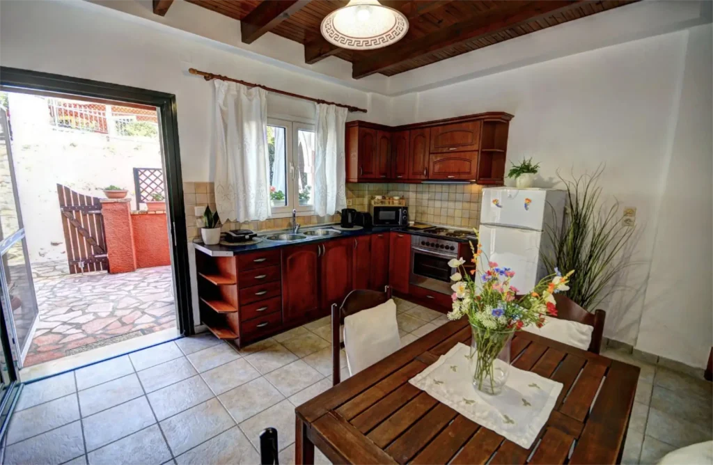 Yiannis Beachfront Apartment in Paleokastritsa