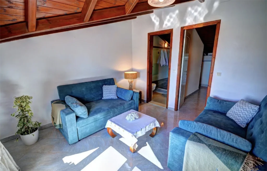 Yiannis Beachfront Apartment in Paleokastritsa