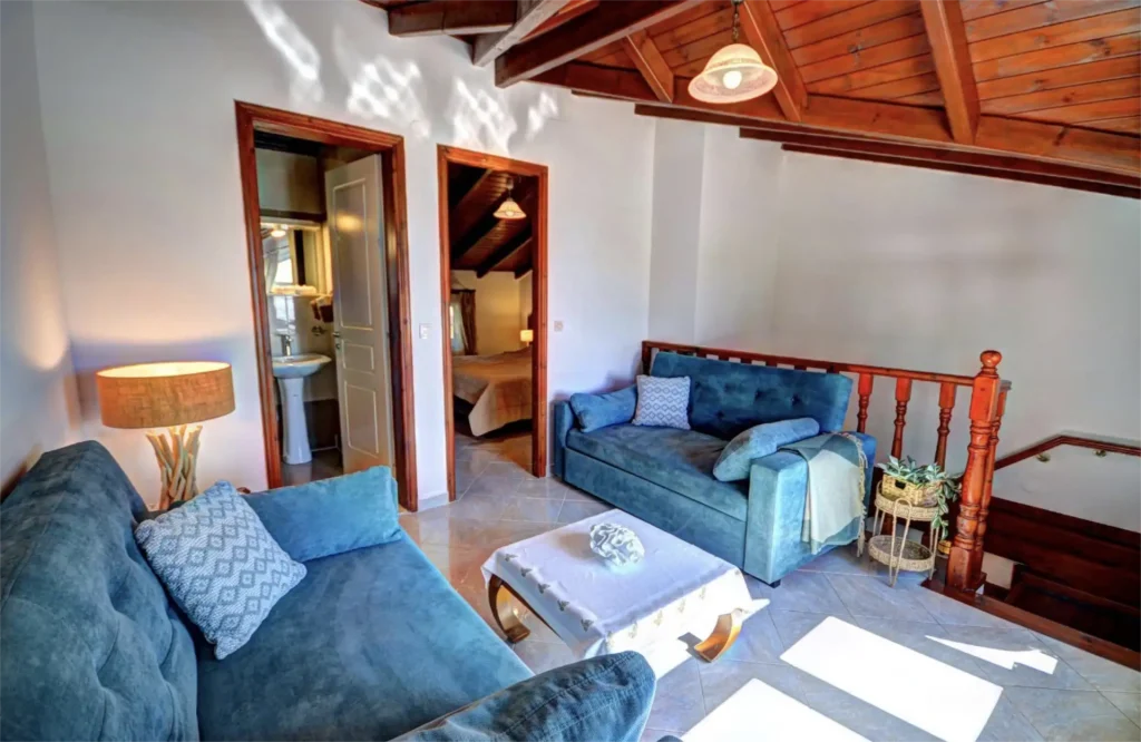 Yiannis Beachfront Apartment in Paleokastritsa