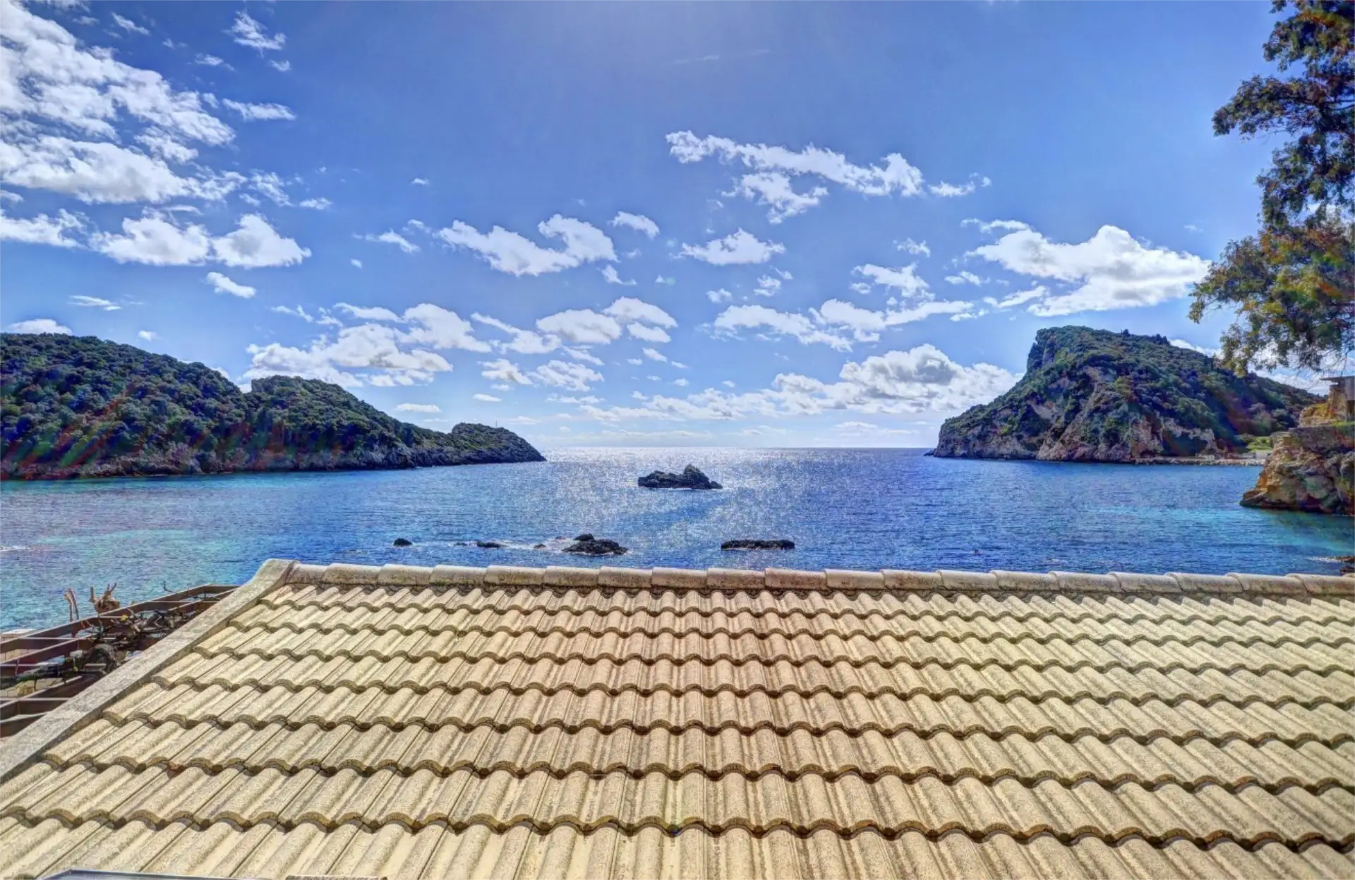 Yiannis Beach Front Apartment in Paleokastritsa